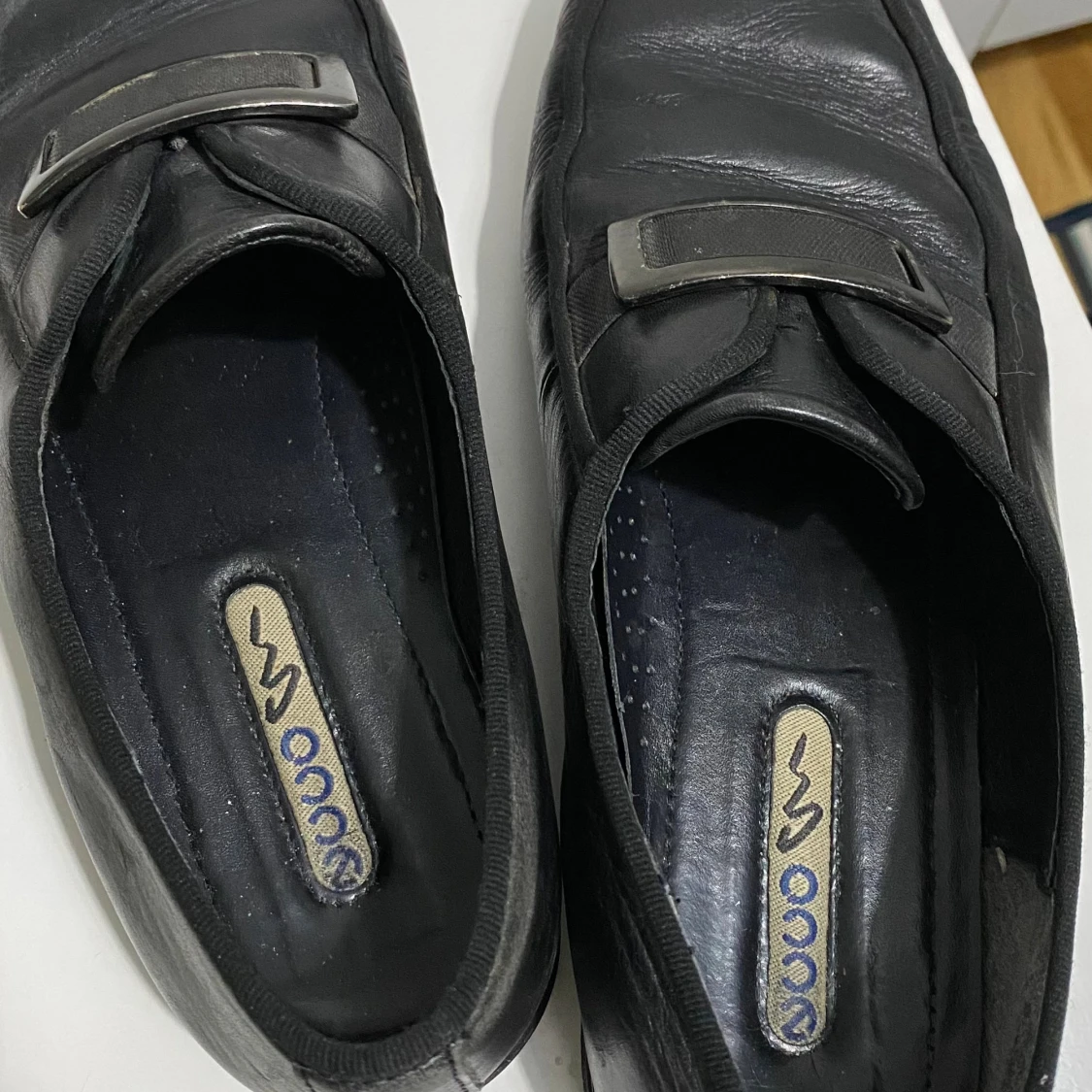 Svarta loafers med spänne i skinn - 4