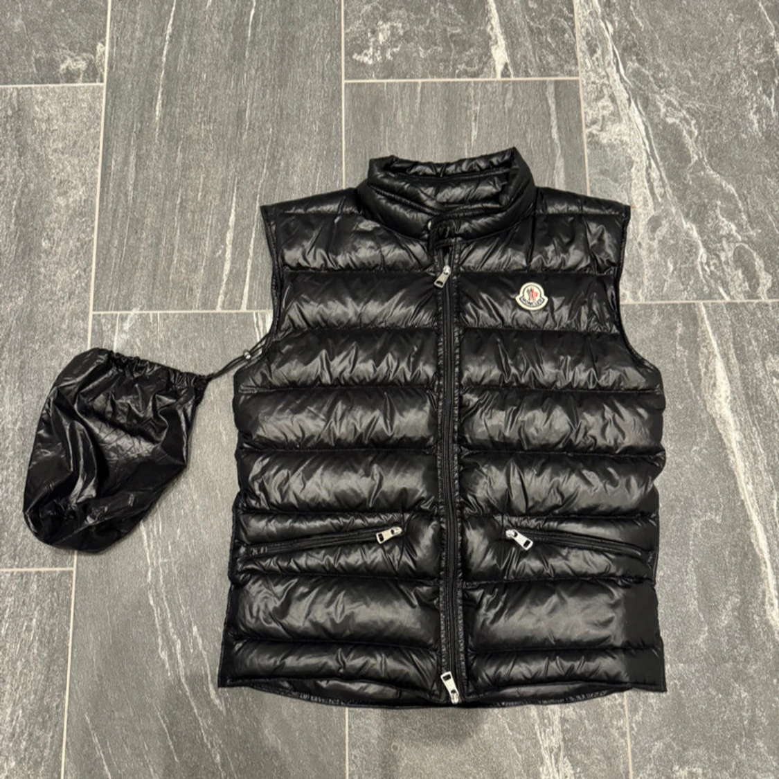 Svart dunväst från Moncler - 4