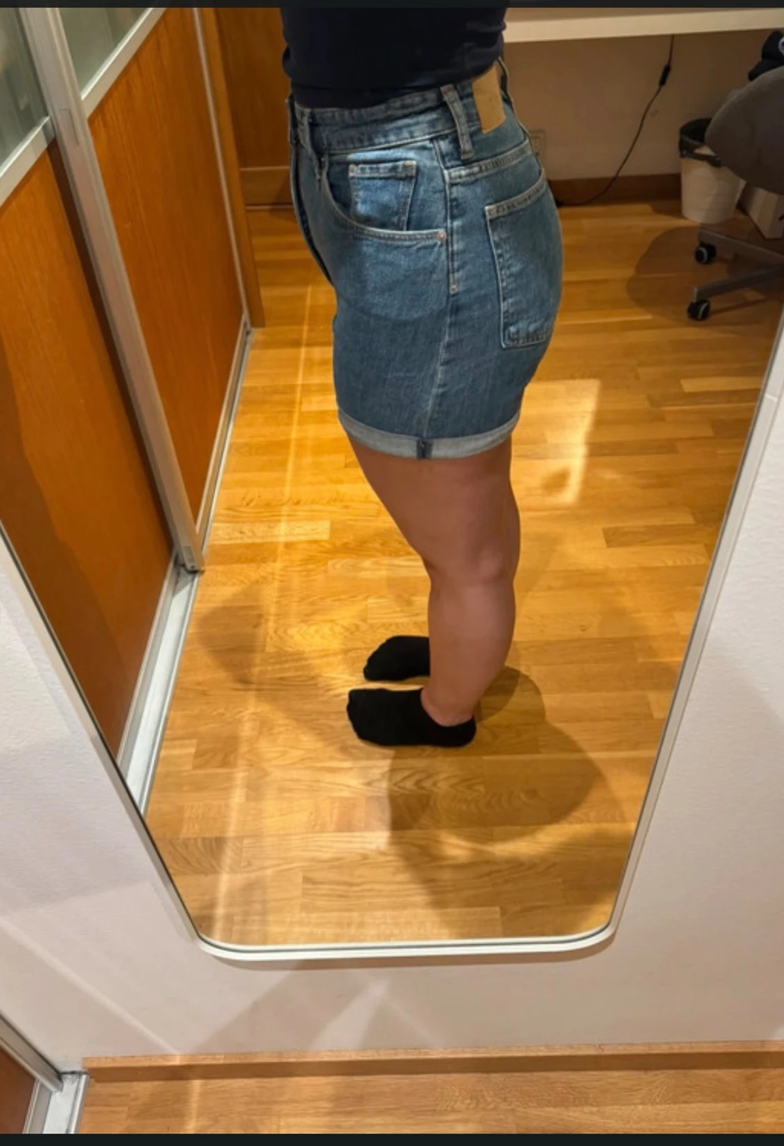 Högmidjade jeansshorts från H&M - 2