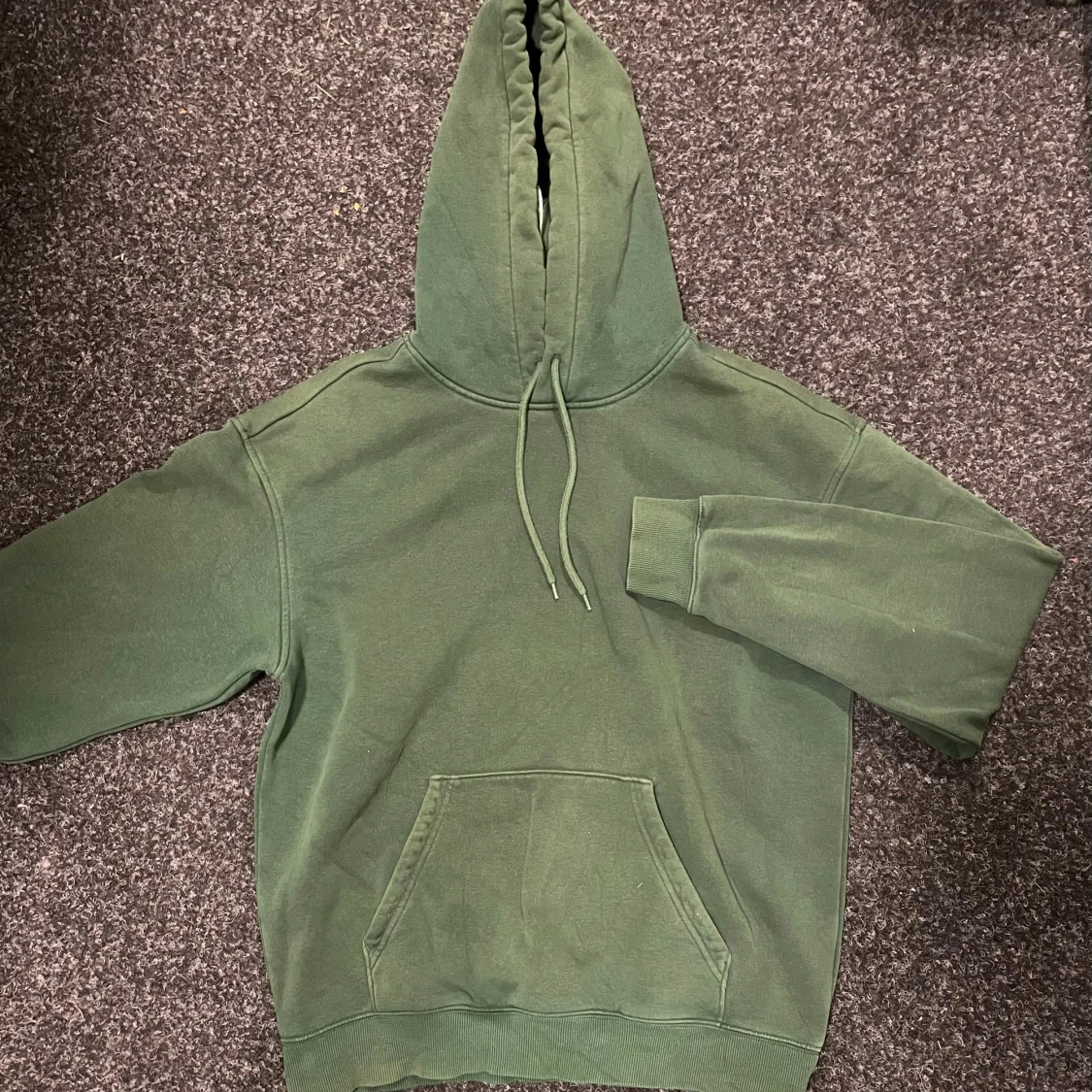 Grön hoodie från H&M Relaxed Fit
