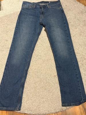Levi's 511 - Levis 511, sparasamt använda i storlek 33/32