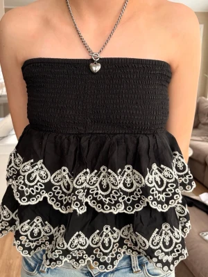 Sommar topp/kjol - !!storlek 146/152 men passar xs/s!!! Kan användas som kjol och topp, väldigt fint skick och endast använd ett fåtal gånger