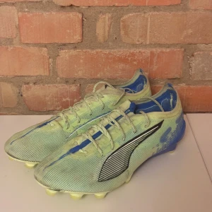 Puma Ultra 5 Ultimate - Säljer ett par Puma Ultra 5 Ultimate endast använda ett fåtal gånger. Säljer dom pga att dom var för stora. Storlek 44