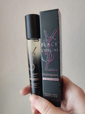 Yves Saint Laurent Black Opium Neon - Yves Saint Laurent Black Opium Neon Perfume. 33ml bottle. New!