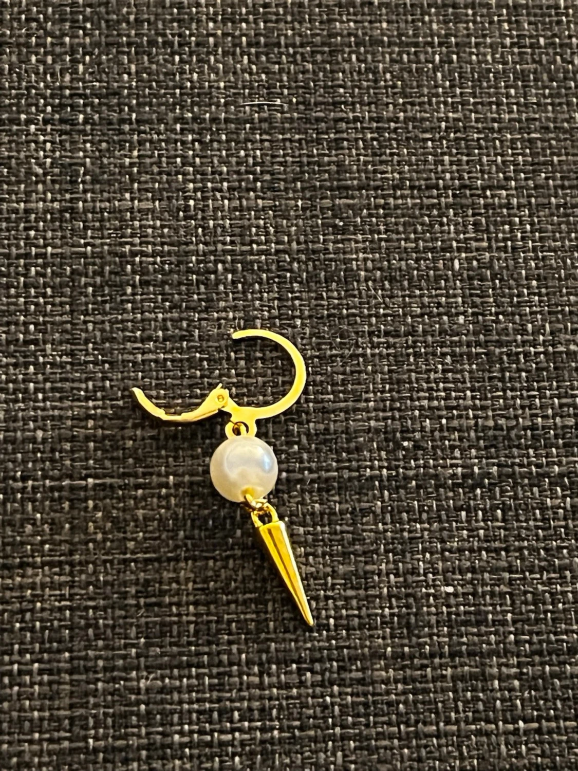 Guldörhänge med pärla och spike - 1