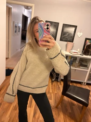 Stickad tröja  - Stickad tröja från Lindex🫰🏼😇 passar mig som har S/xs . Inga defekter💘