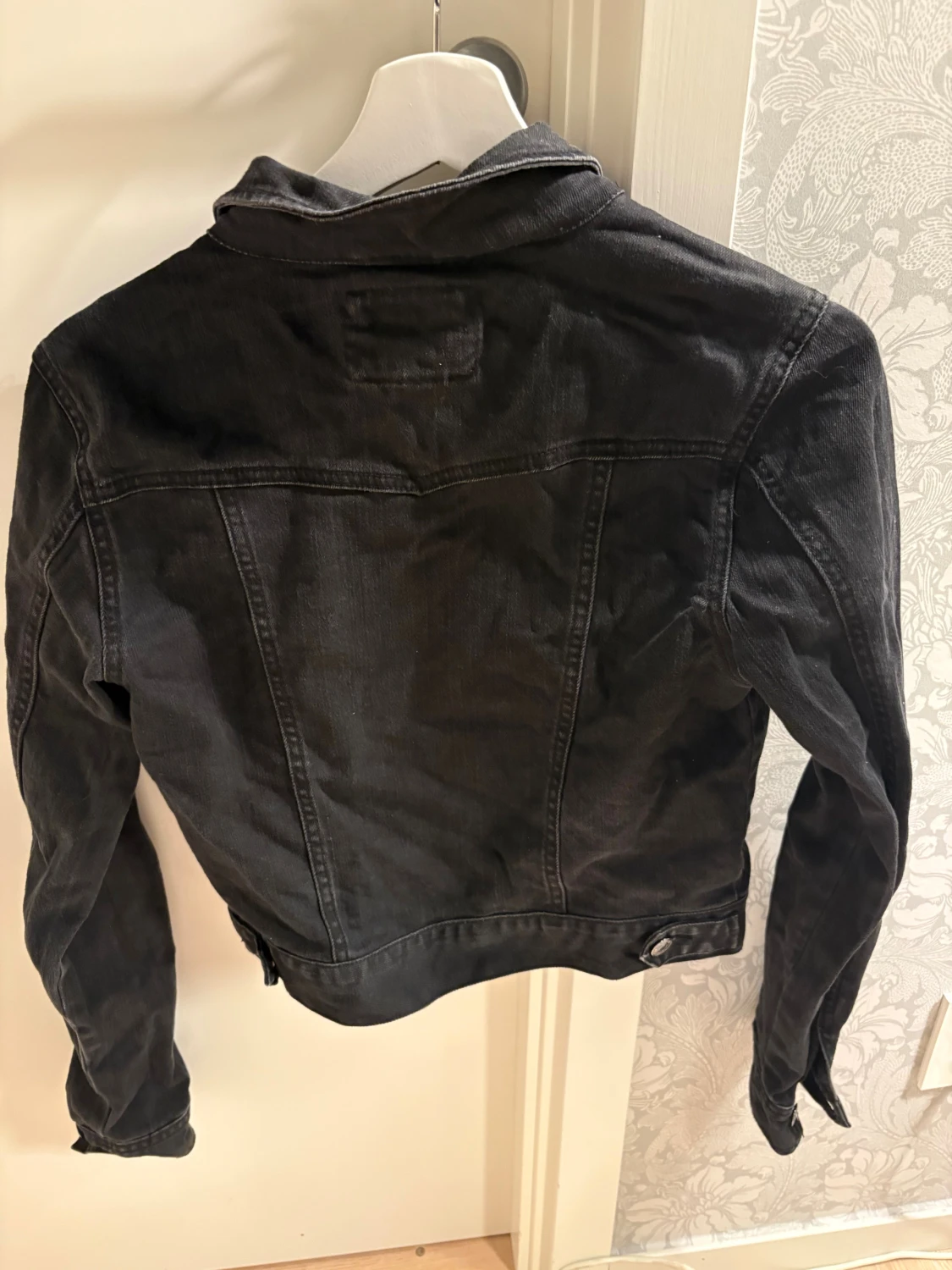 Svart jeansjacka från Forever 21 - 1