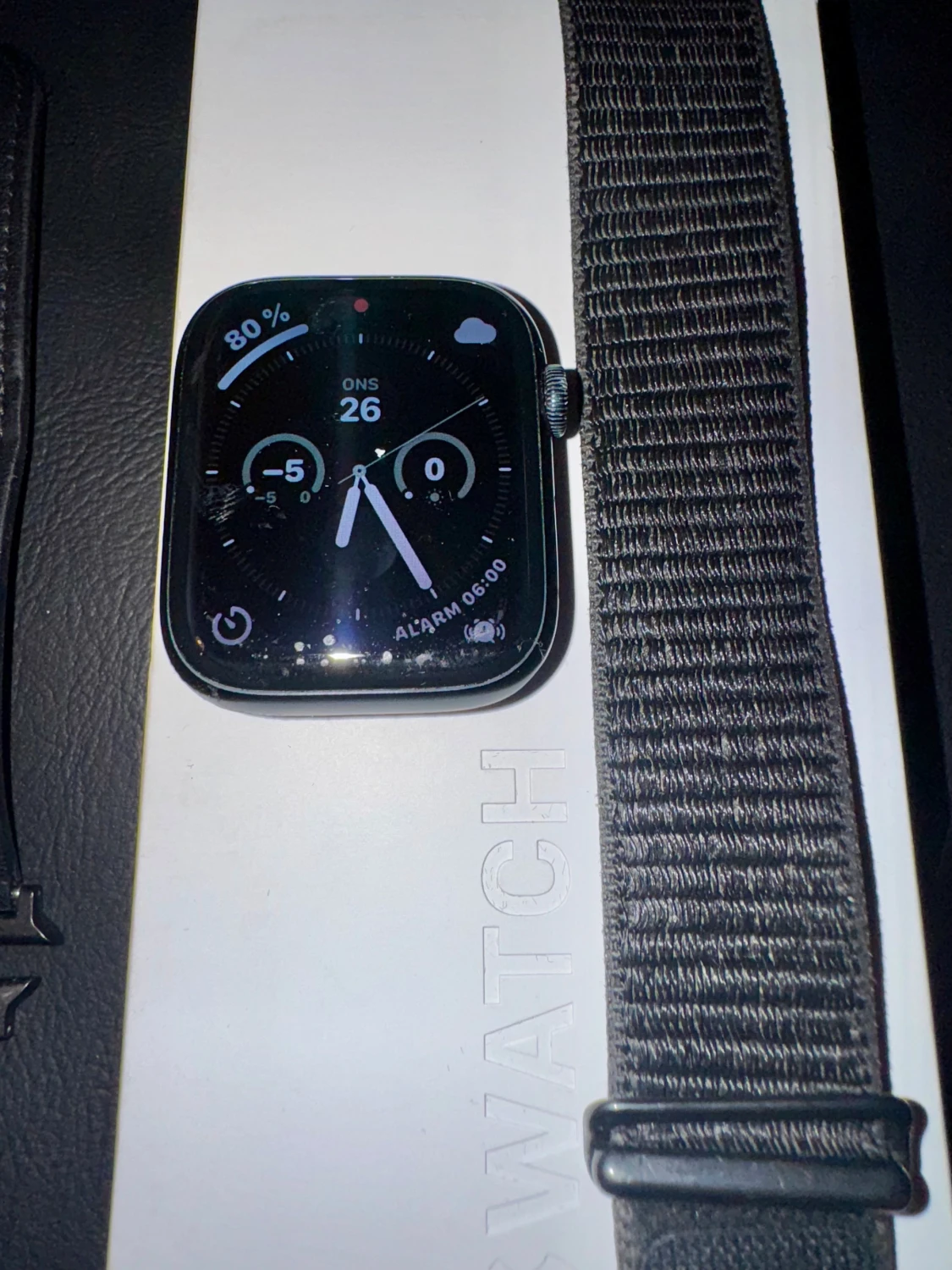 Apple Watch Series 9 45mm med org.kartong/armband/laddare + flera extra skydd och armband - 1