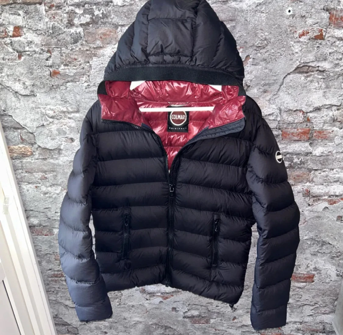 Svart Colmar dunjacka med huva