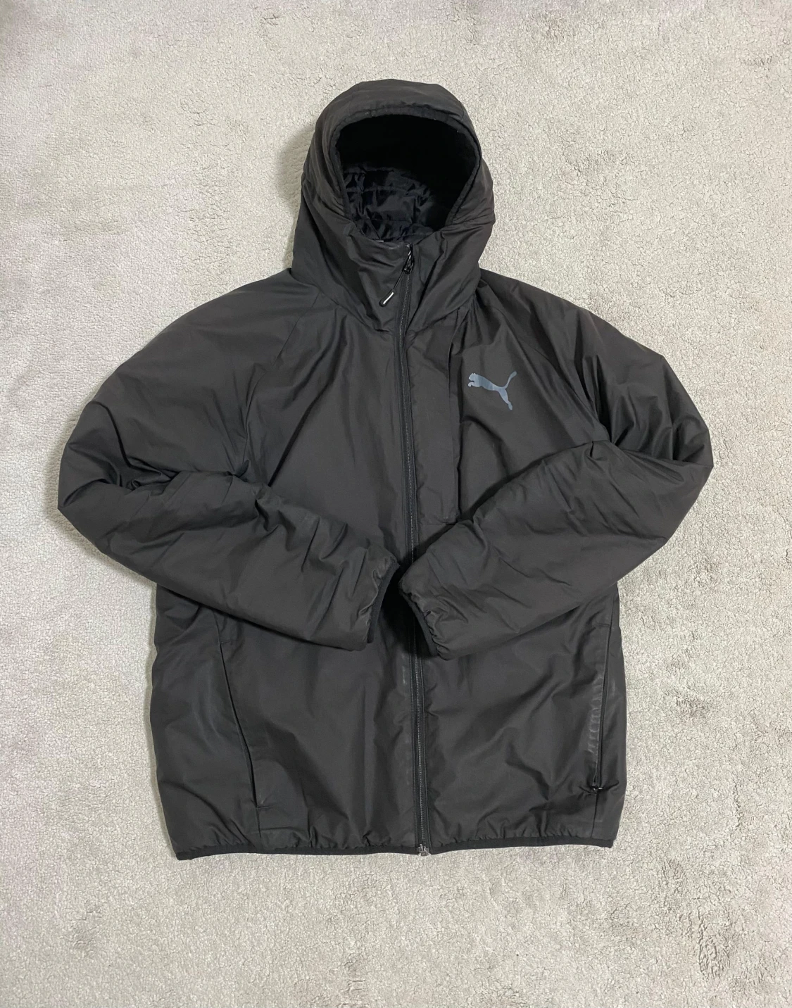 Svart pufferjacka från Puma