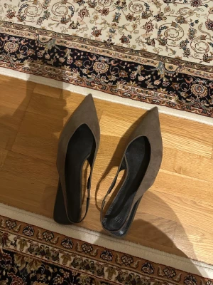 Låg spets skor - Skor från Hm storlek 40, aldrig använda