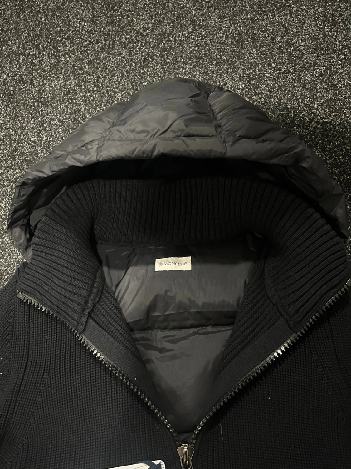 Svart Moncler pufferjacka med huva - 3