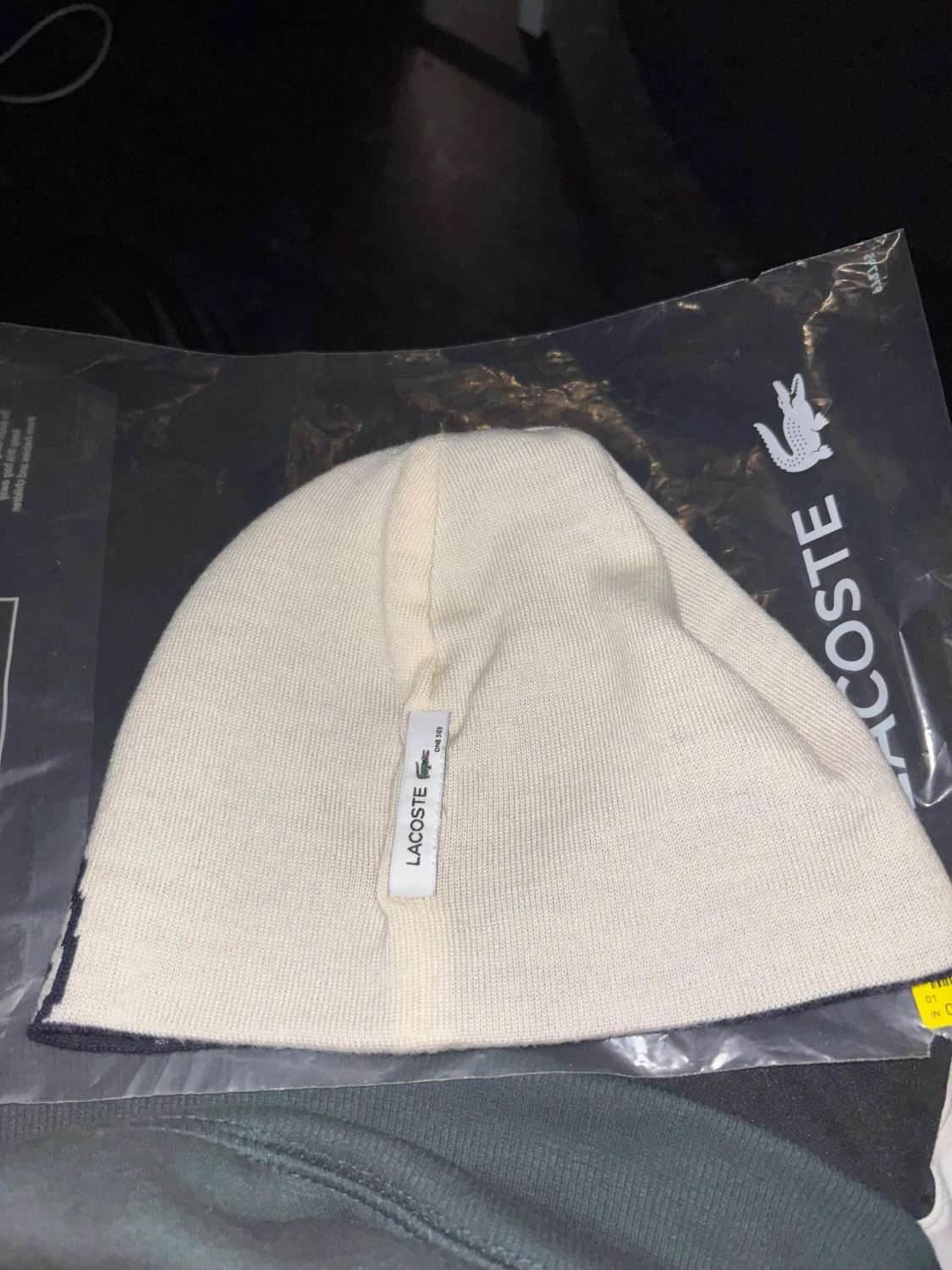 Lacoste mössa med 2 färger - 3