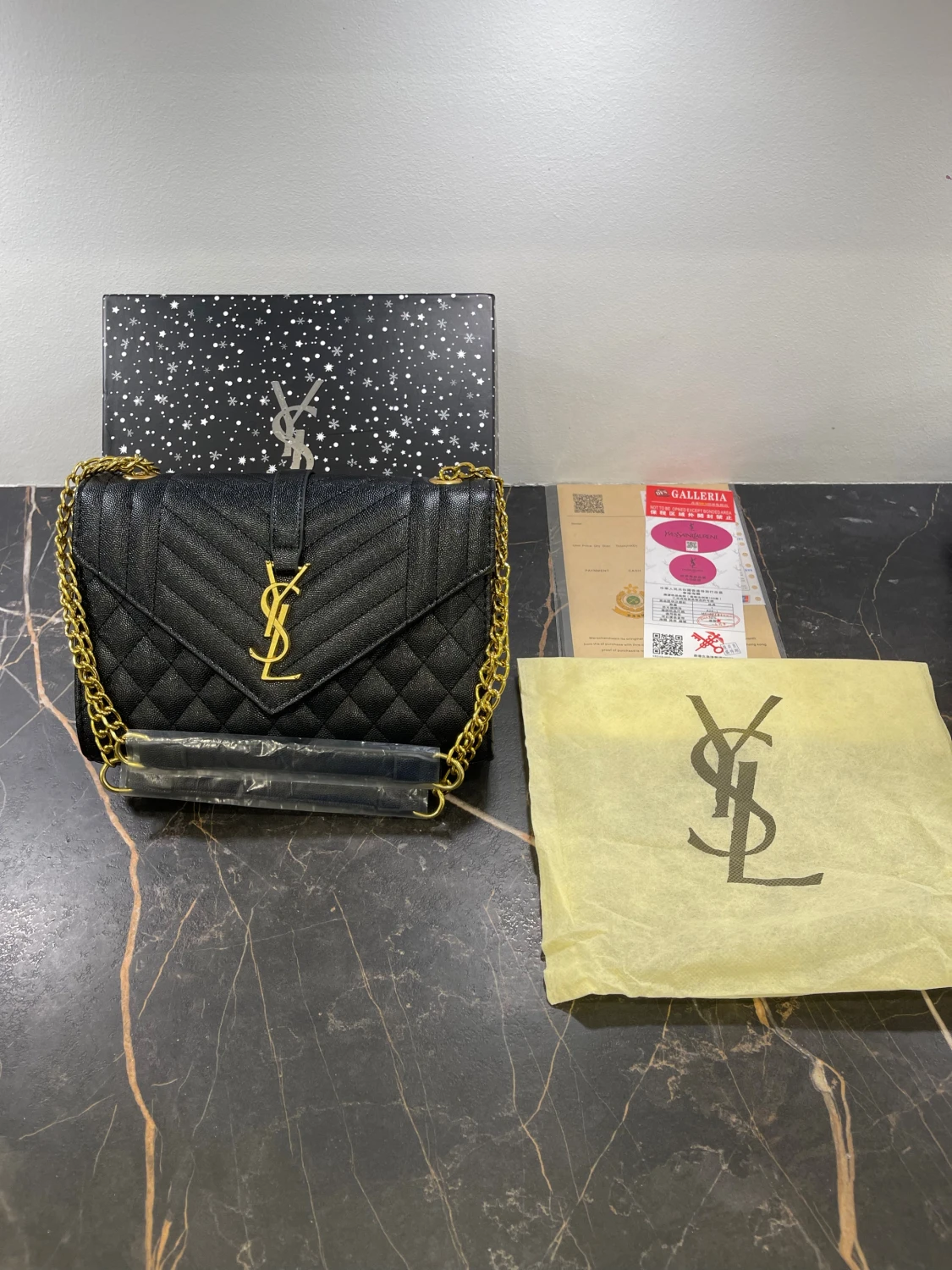 Svart quiltad axelväska från YSL