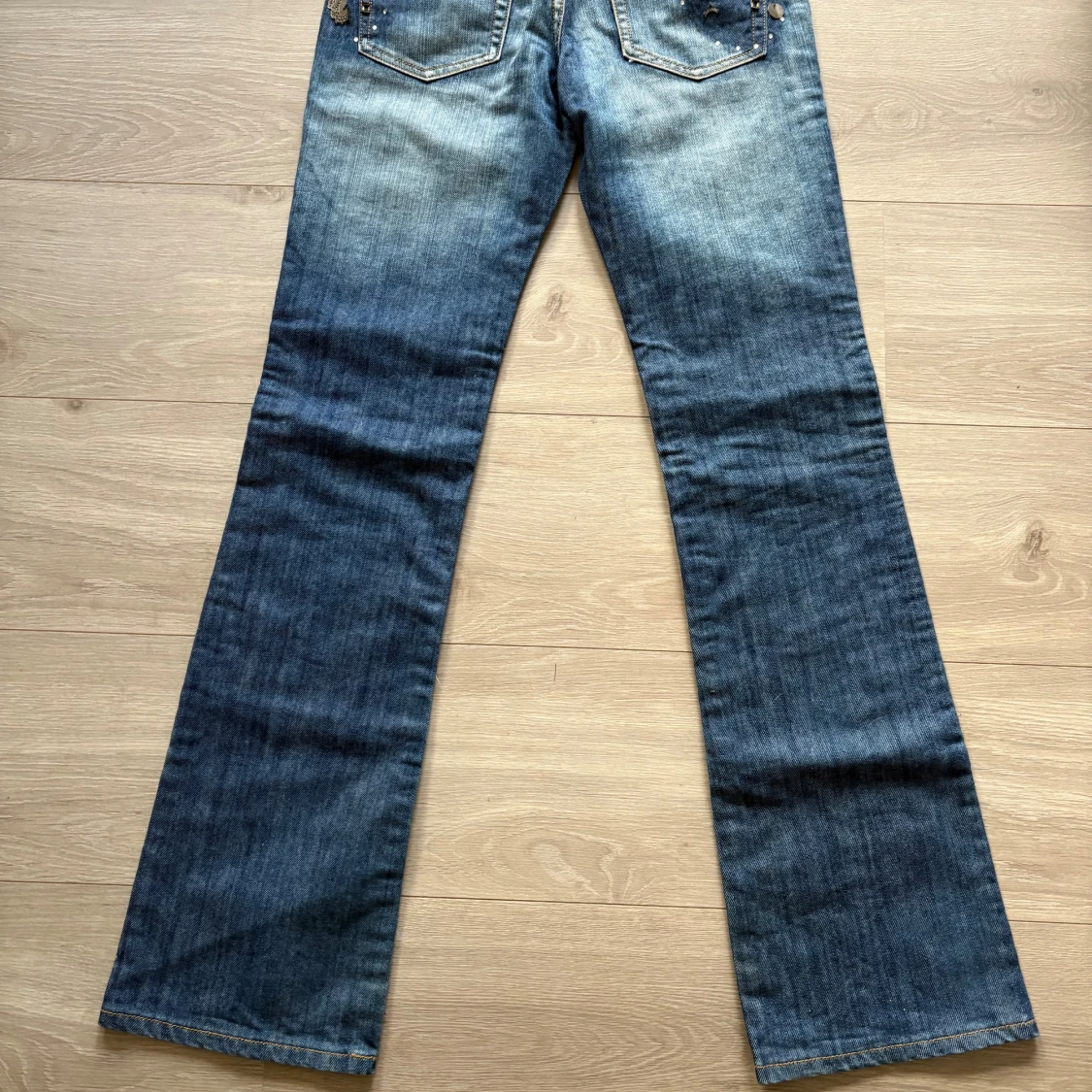 Blå bootcut jeans från Christian Dior - 1
