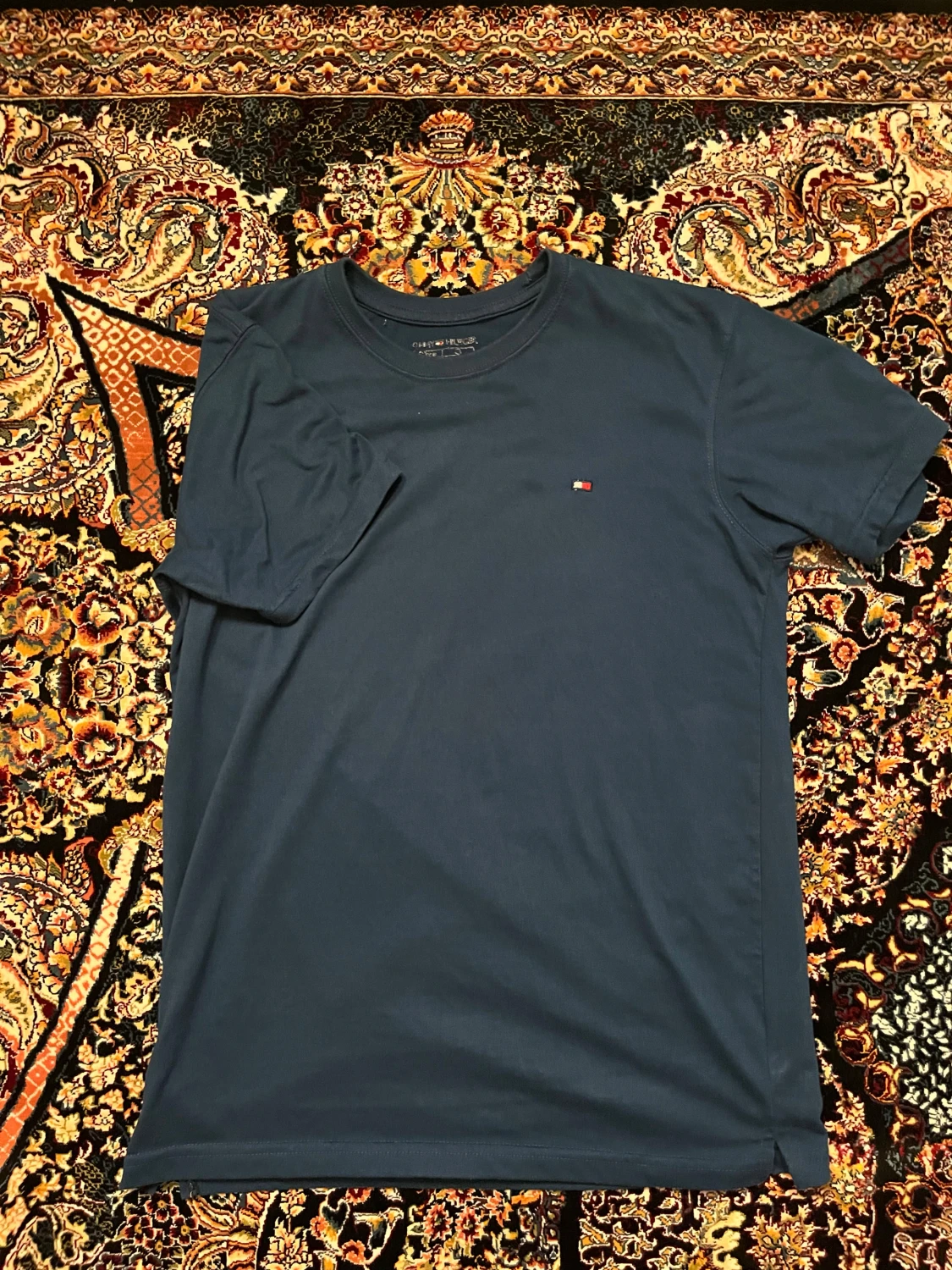 Mörkblå t-shirt från Tommy Hilfiger