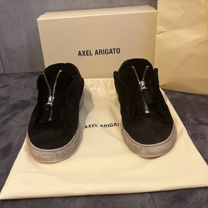  Sälja axel Aatos  -  De har blivit för små på mig 