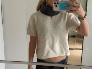 Stickad tröja - Säljer min fina stickade tröja frön Gina💗