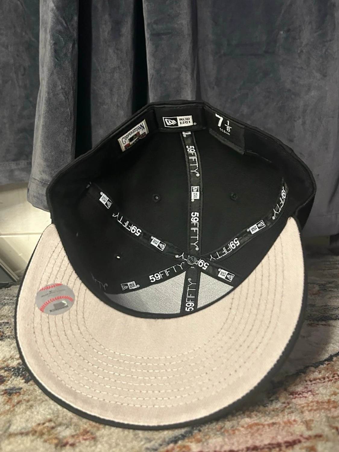 Svart New Era keps med brodyr - 3