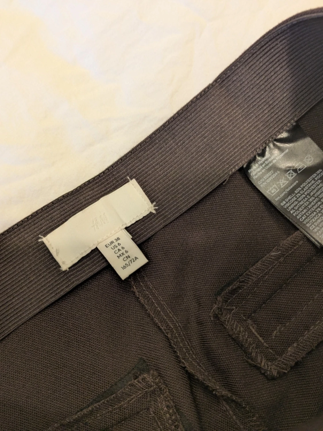 Bruna kostymbyxor med pressveck - 3
