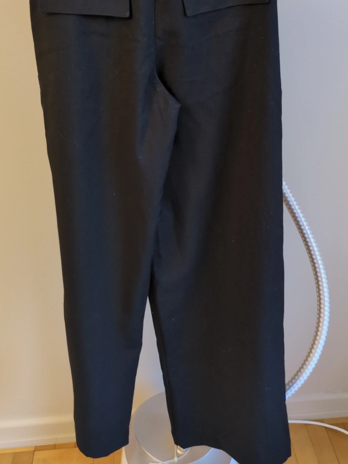 Svarta vida kostymbyxor med hög midja - 1