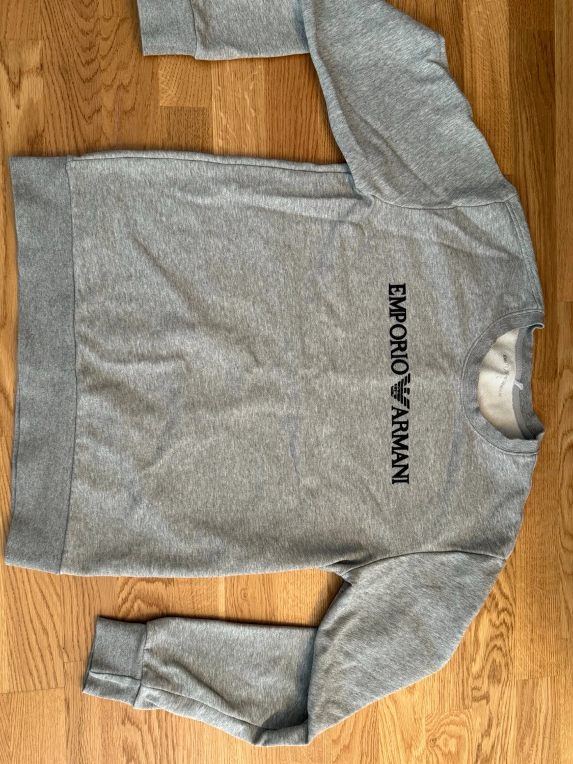 Grå sweatshirt från Emporio Armani - 1