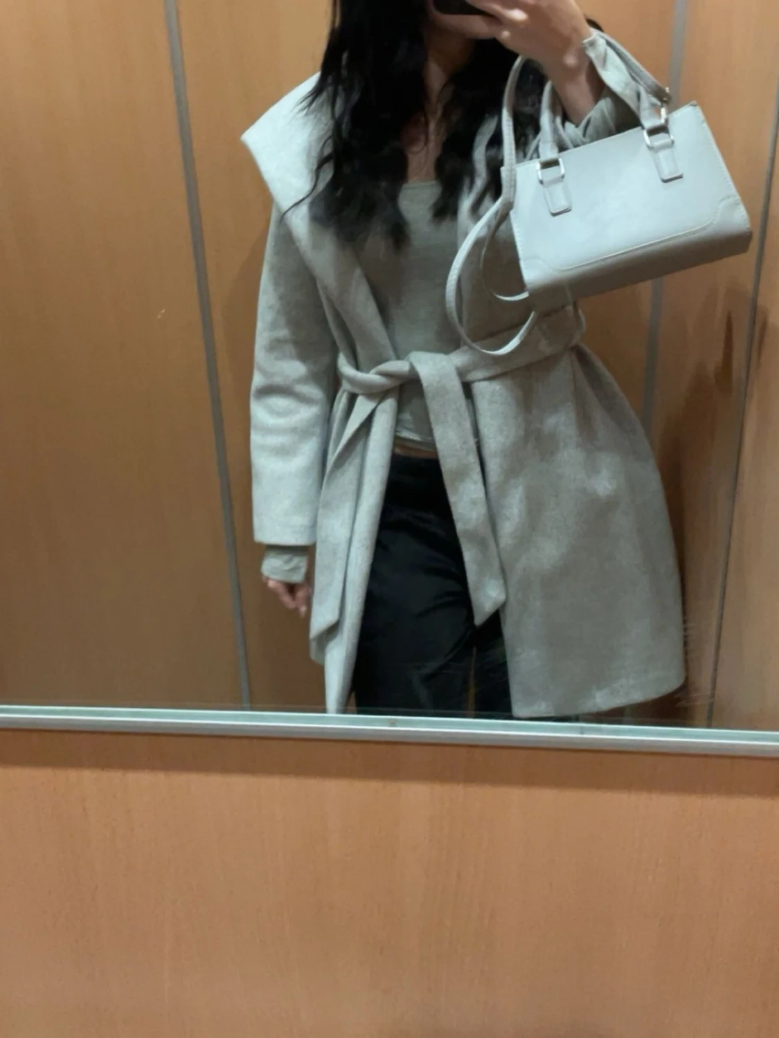 Ljusgrå kappa med knytskärp - 1