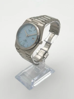 Tissot PRX Powermatic 80 - • Modell: Tissot PRX Powermatic 80 • Storlek: 40mm • Referens: T137.407.11.351.00 • År: 2023 • Skick: Mycket Bra • Medföljer: Originalbox + kvitto från 