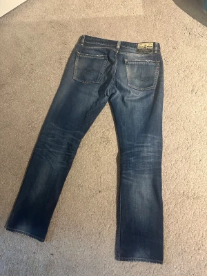 Archive Replay  - W32, Trendiga Archive  stilen, dessa är som nudie jeansen fast då i Replay, mkt eftertraktade och är använda på ett sparsamt sätt!!! Skriv ifall du har frågor!!