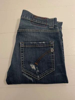 Dondup jeans  - Dondup jeans - skick 9/10 - storlek w33, men passar w30, längd 30 - väldigt feta jeans - SLIM FIT