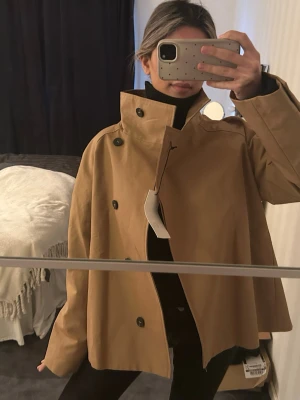 Zara jacka - Helt ny och supersnygg trenchcoat från zara med hög krage💕💕