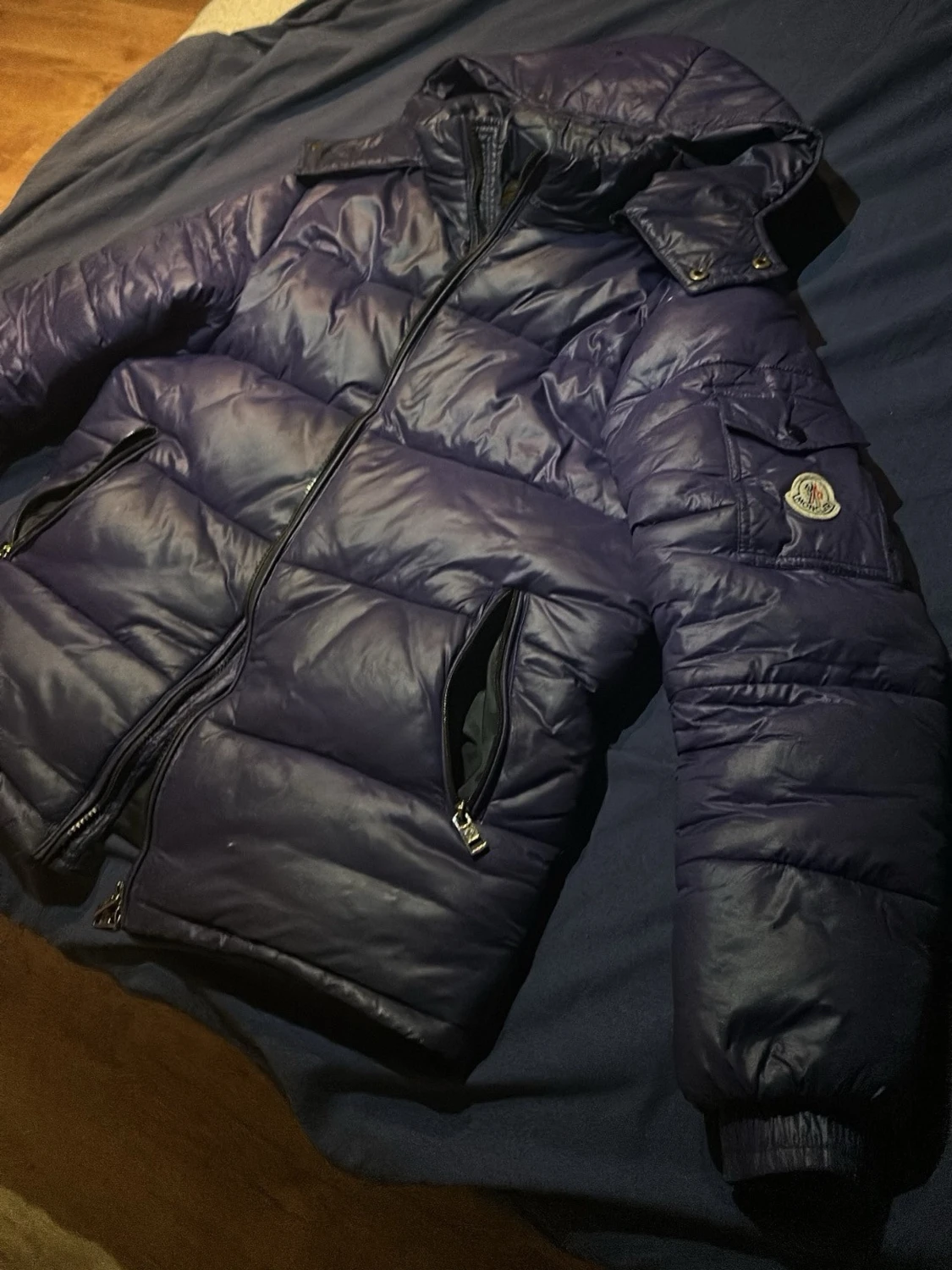 Mörkblå dunjacka från Moncler