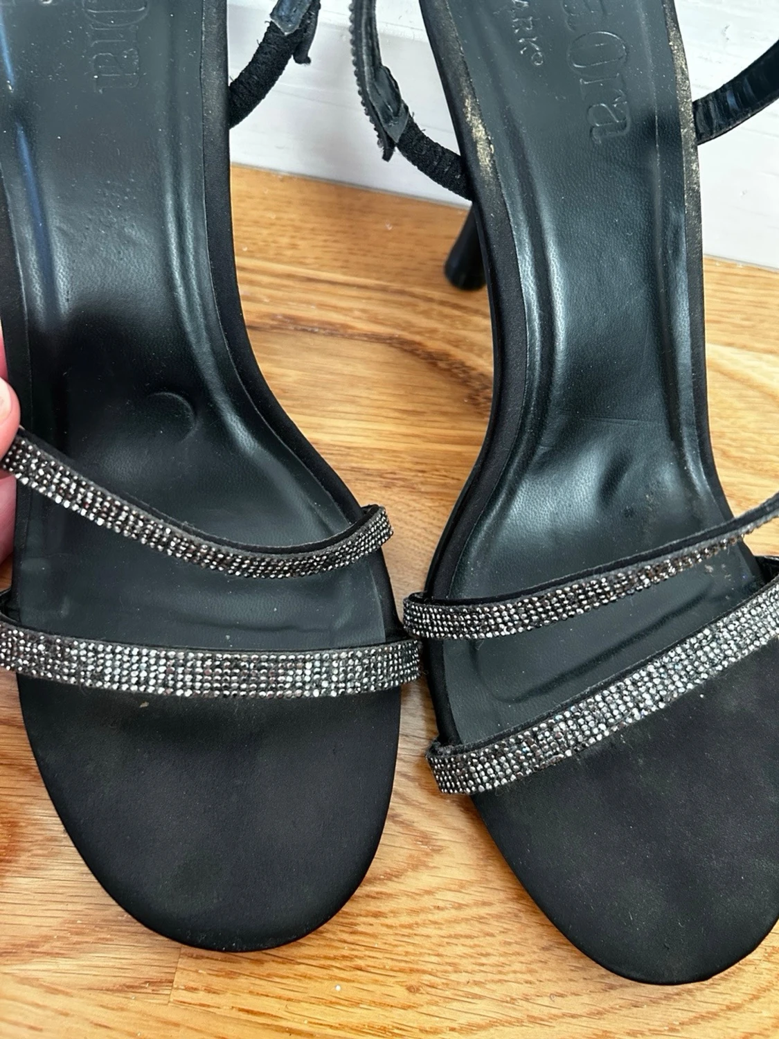 Svarta pumps med smala remmar - 3