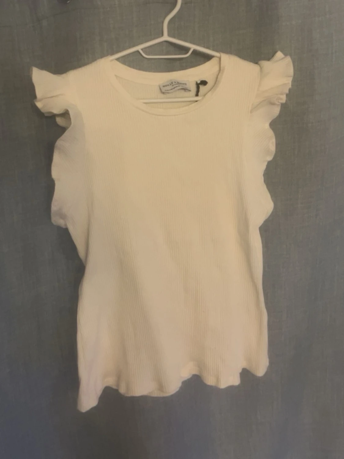 Vit ribbad topp med volangärmar - 2