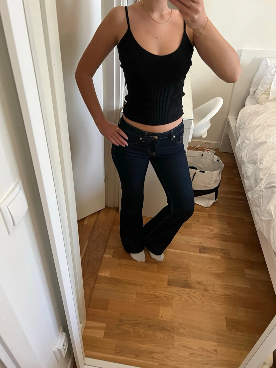 Svart ribbad linnetopp - 2