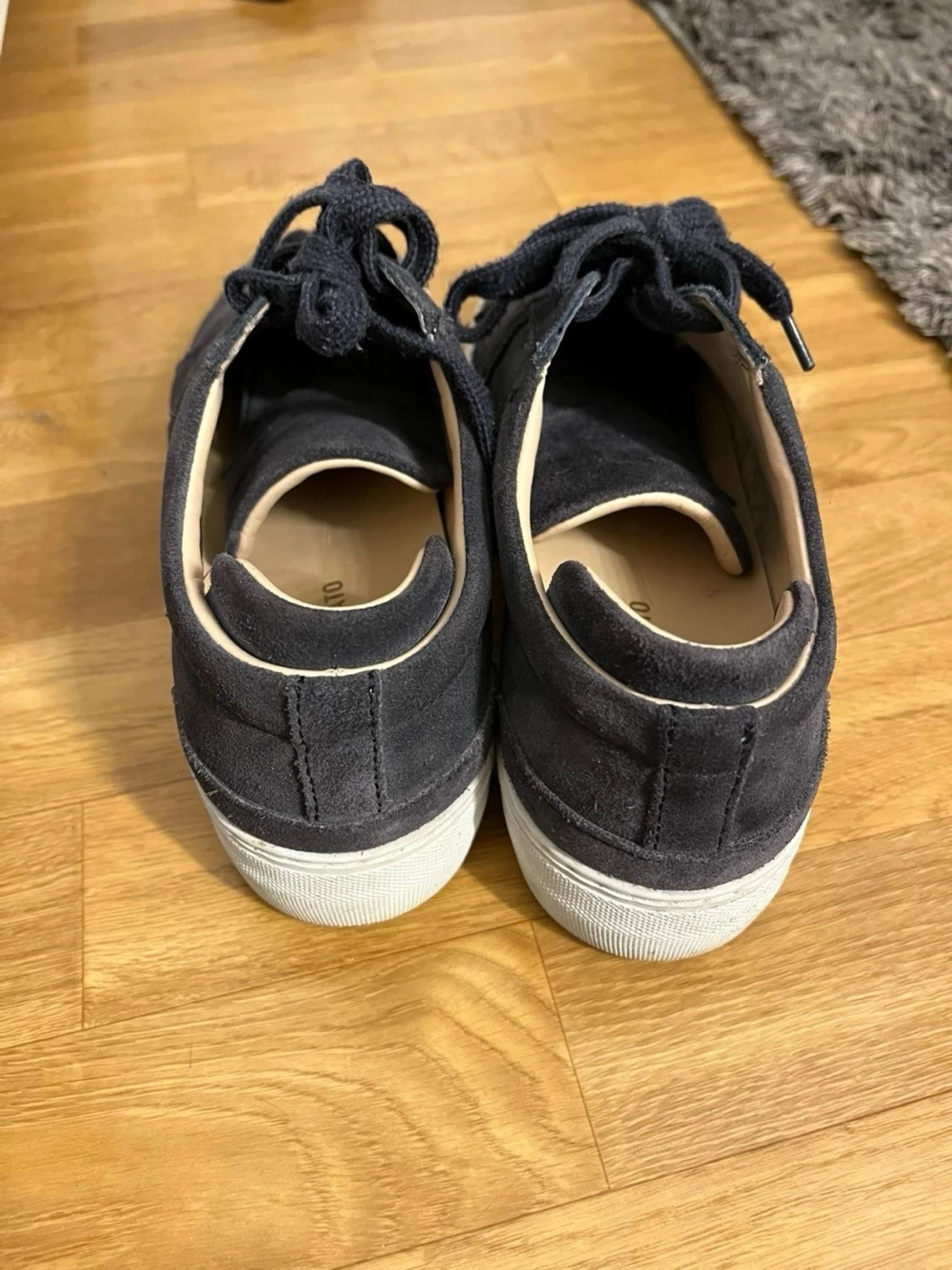 Mörkblå mockasneakers från Axel arigato - 3