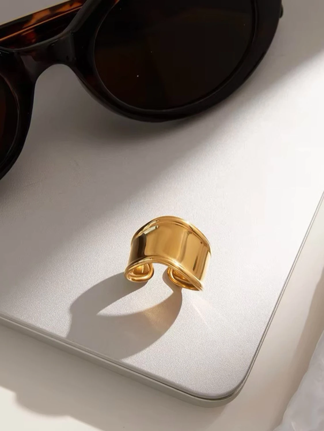 Stål Ring med 18k Pvd Guld, Vattentålig - NORA