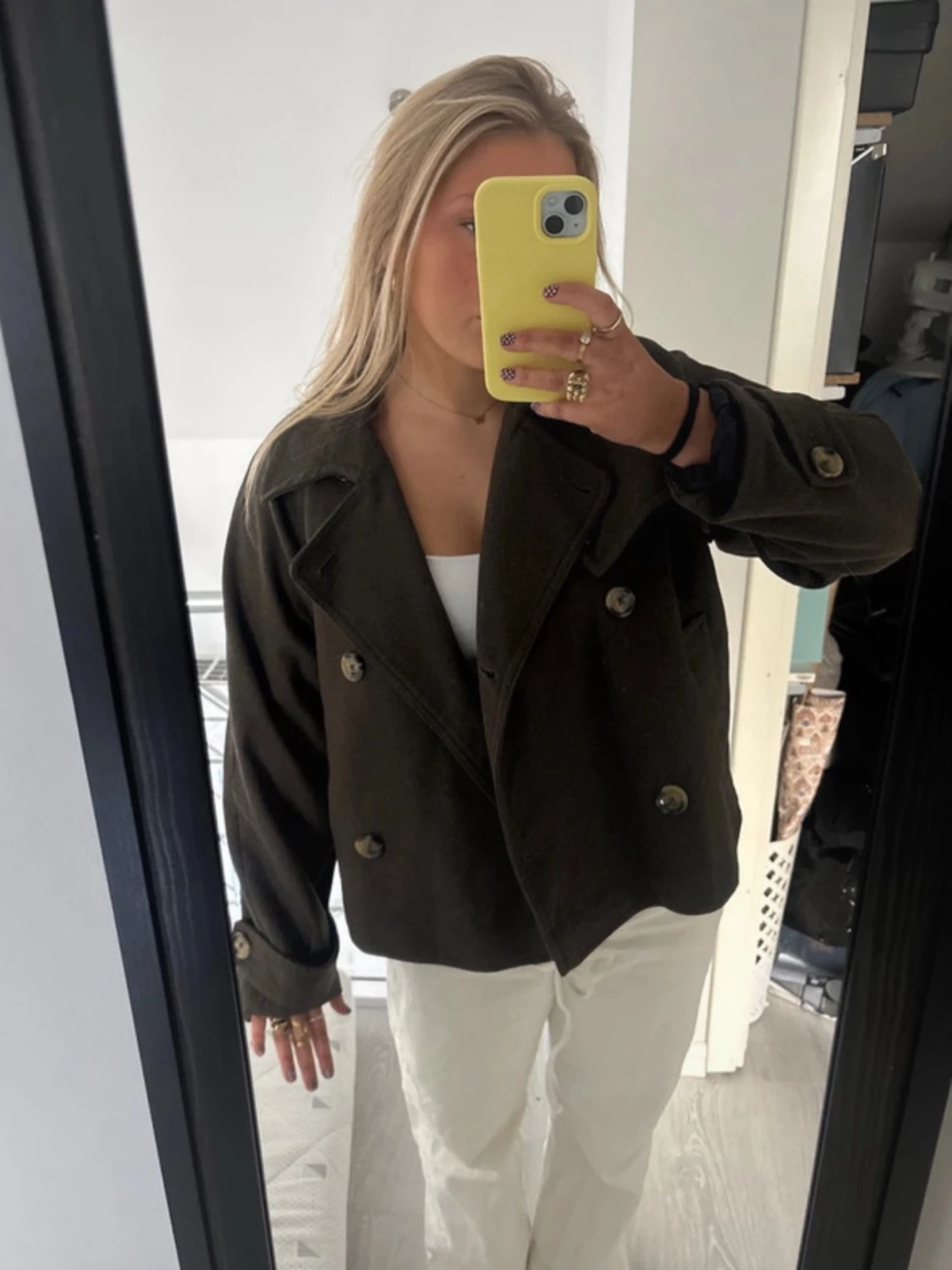 Mörkgrön kort kappa