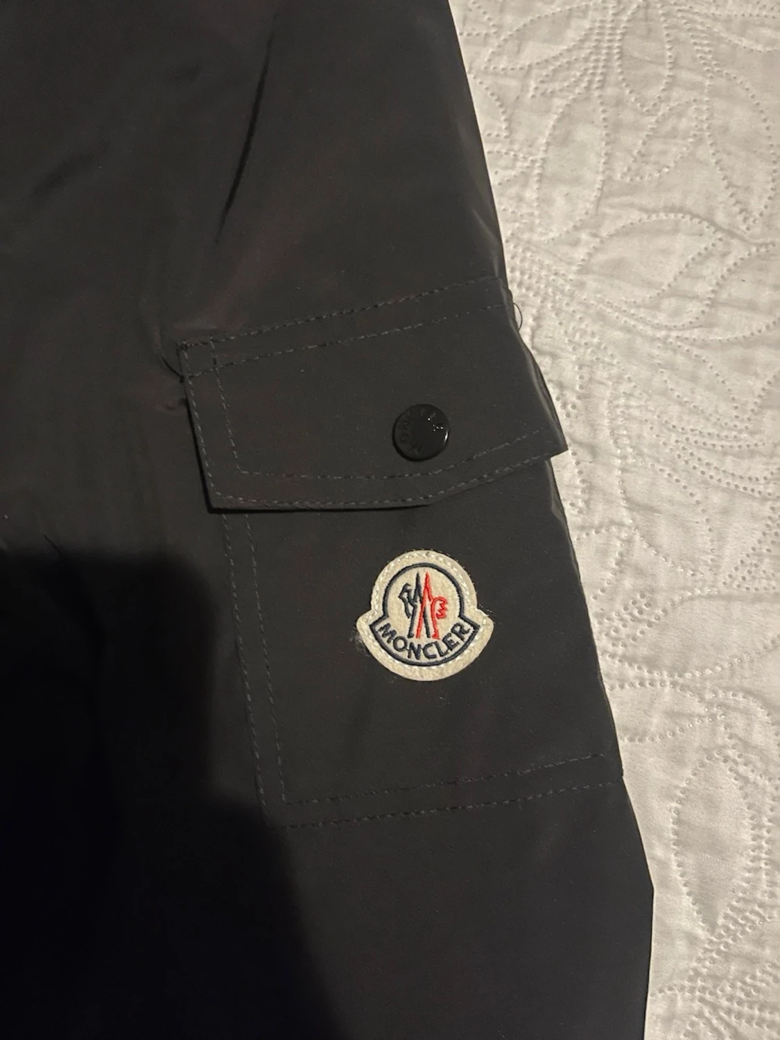 Svart vindjacka med zipper luva - 1