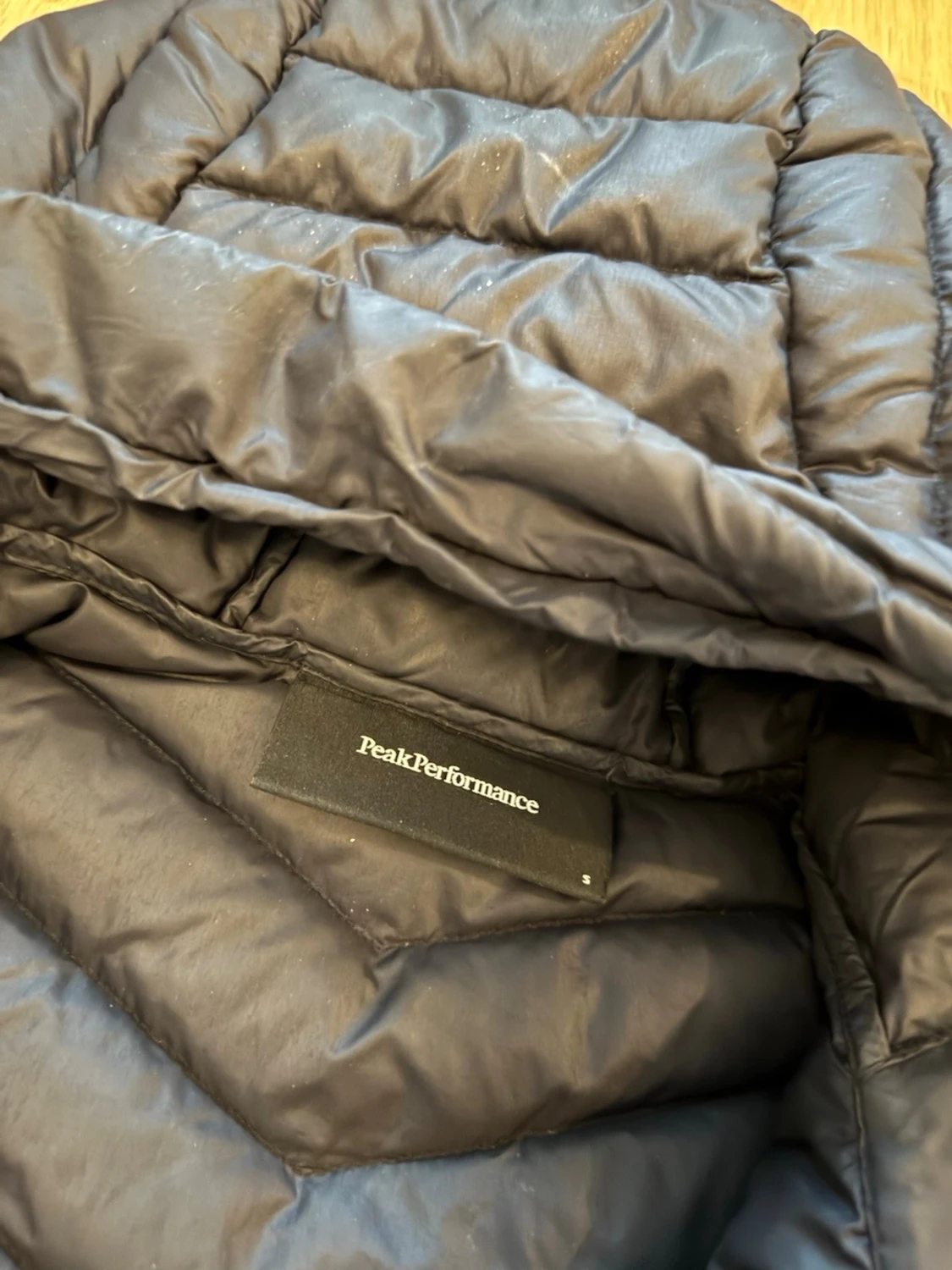 Svart dunjacka Peak Performance - 2