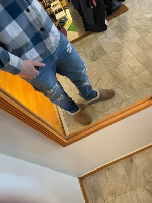 Levis 511 - Feta levis 511 med slitningar | Storlek 30/30 | Skriv vid funderingar och skicka gärna bud!