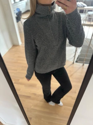 Stickad tröja - Jättefin stickad tröja från Vila❣️Lite nopprig men annars fin
