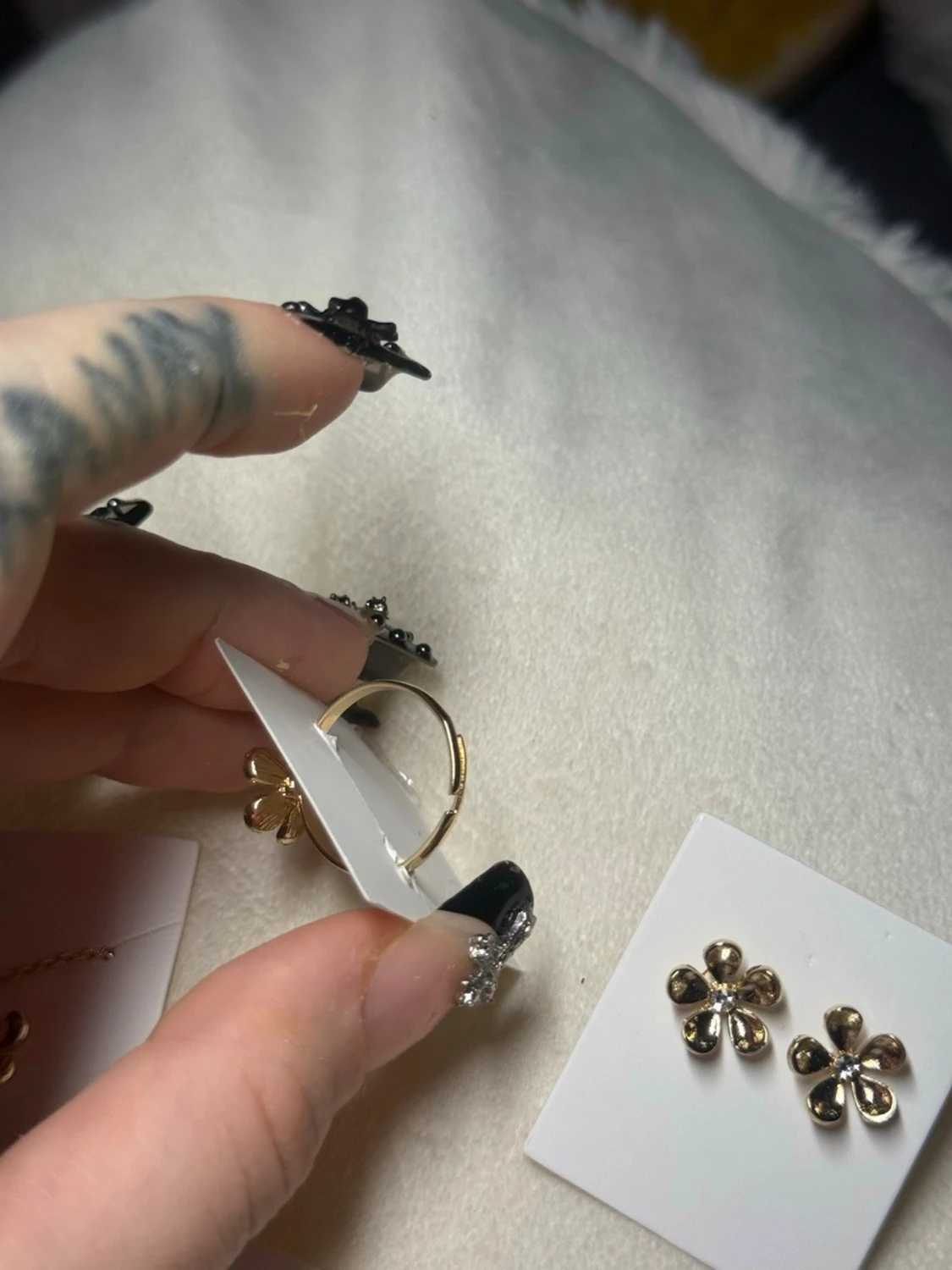 Guldigt Blomset – Halsband, Armband, Ring & Örhängen - 2