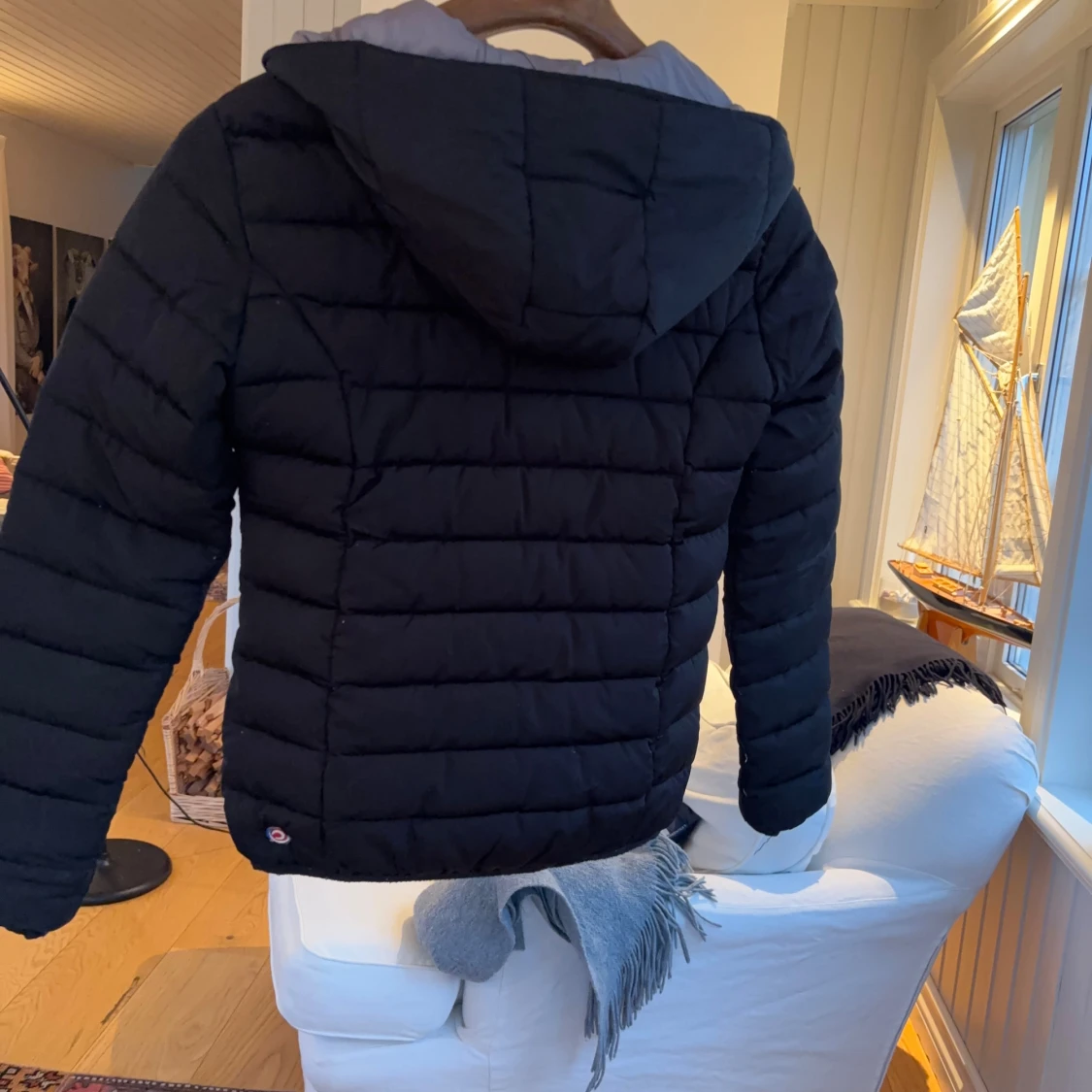 Svart pufferjacka från Colmar - 1