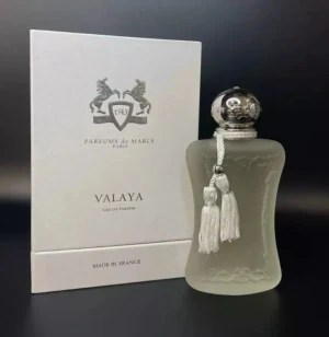 Parfums de Marly Valaya EdP - Valaya Eau de Parfum från Parfums de Marly, tillverkad i Frankrike. Lyxig och stilren flaska med exklusiv känsla, perfekt för dig som vill sticka ut med en elegant doft.