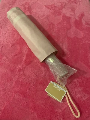 Michael Kors paraply - Nytt och oanvänt