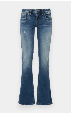 Blåa Ltb jeans valerie - Snygga blå jeans med bootcut passform och coola slitningar på låren. Jeansen har klassisk femficksdesign samt en lätt tvättad look. Perfekta för dig som gillar en retrostil med lite edge.