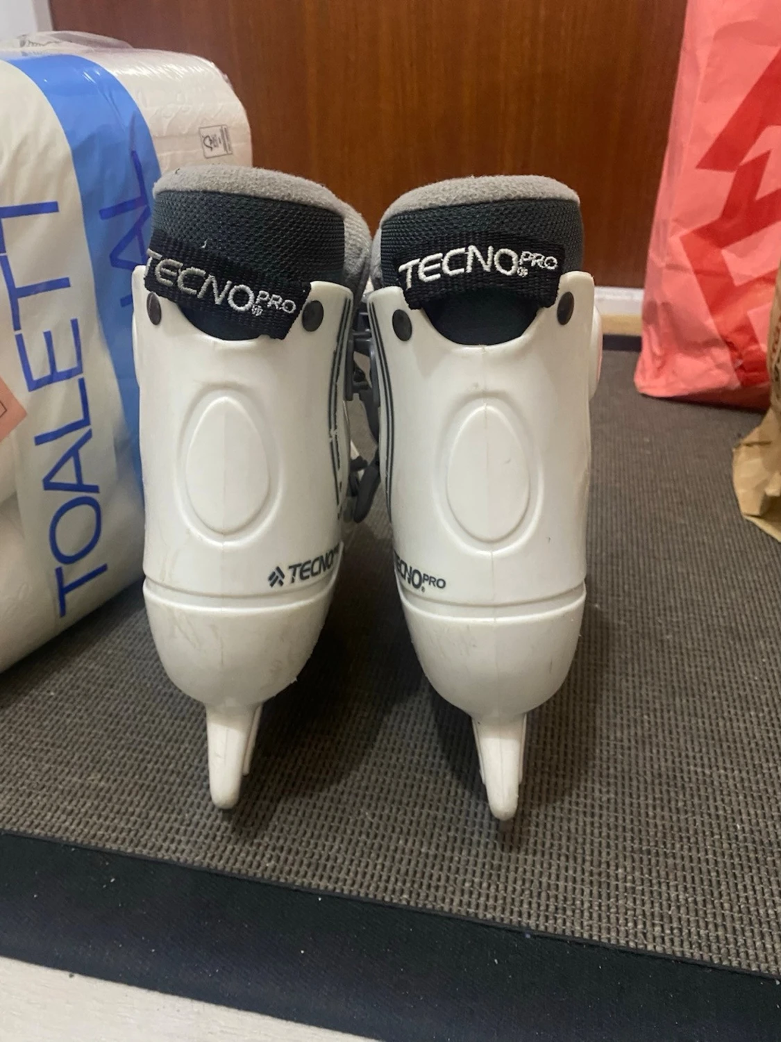Vita skridskor från Tecno Pro, strl 36 - 2