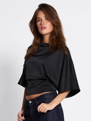 Svart silkes topp - Säljer denna topp från lager 157 då den inte passade. Den är helt ny, endast provad. Prislappen sitter kvar.