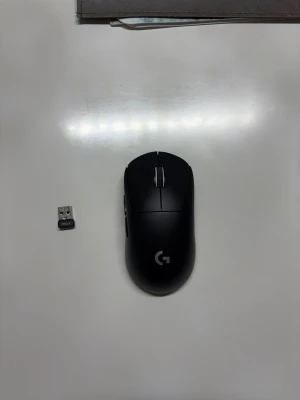 Logitech X pro superlight - Den funkar fortfarande utmärkt, första modellen.